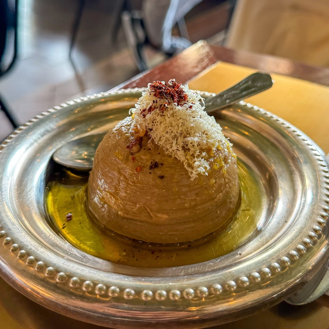 Hummus at Berenjak, Al Wasl