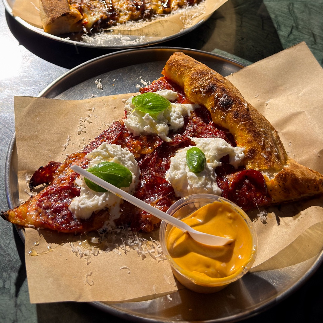 Roni Queen at Pull Me Pizzeria, Nad Al Sheba
